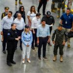 Presidenta de Costa Rica visita El Salvador y recorre las instalaciones del CECOT
